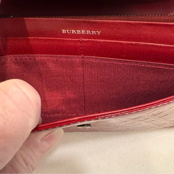BURBERRY Nova Check Patent Leather Bi-fold Long Wallet Red - Picture 13 of 16